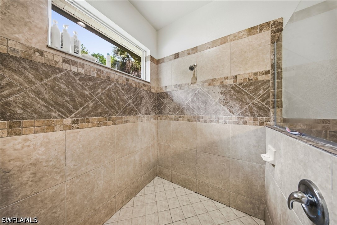 3 Bed Pool Home for Sale in Naples, photo 27