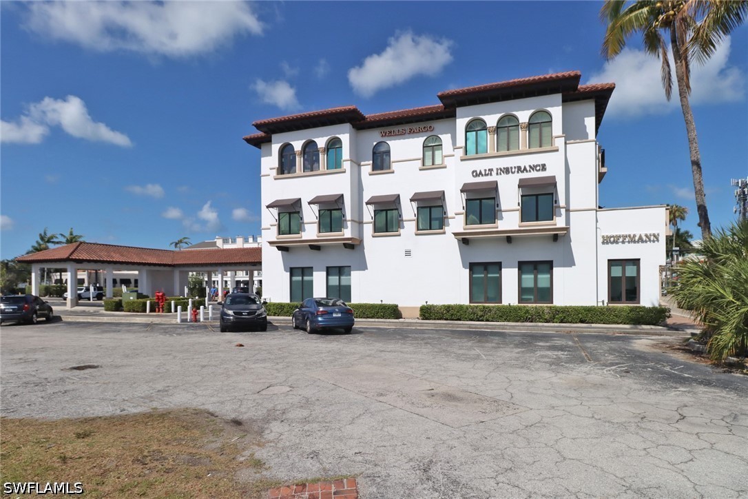 2 Bed Condominium for Sale in Olde Naples, photo 27