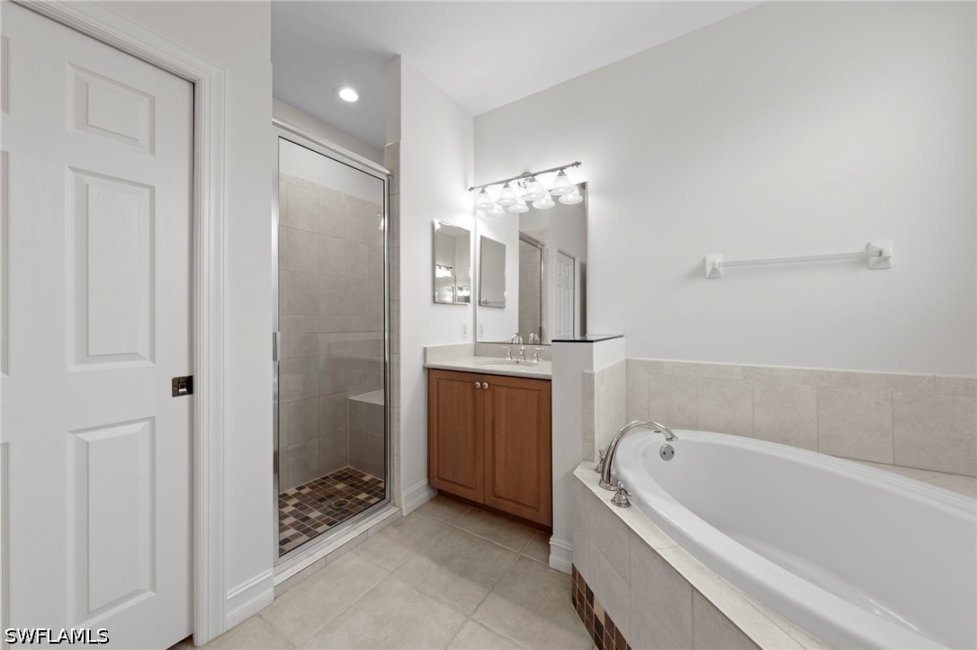 3 Bed Pool Home for Sale in Villa Capri, photo 27