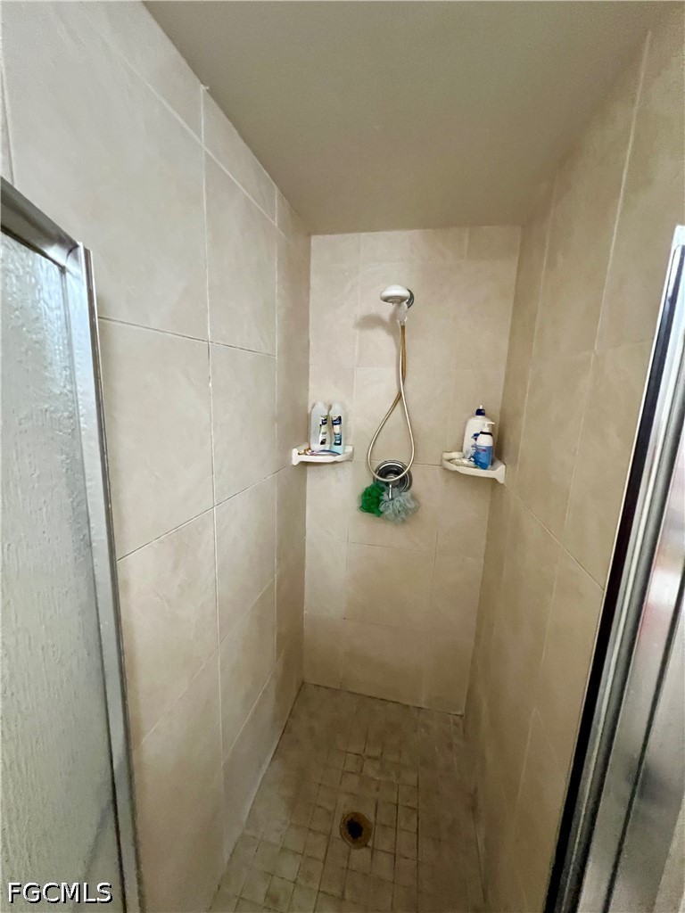 3 Bed SingleFamilyResidence for Sale in Cape Coral, photo 27