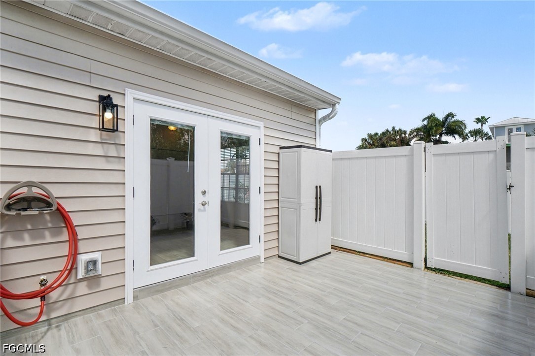 2 Bed Waterfront Home for Sale in Fort Myers, photo 27