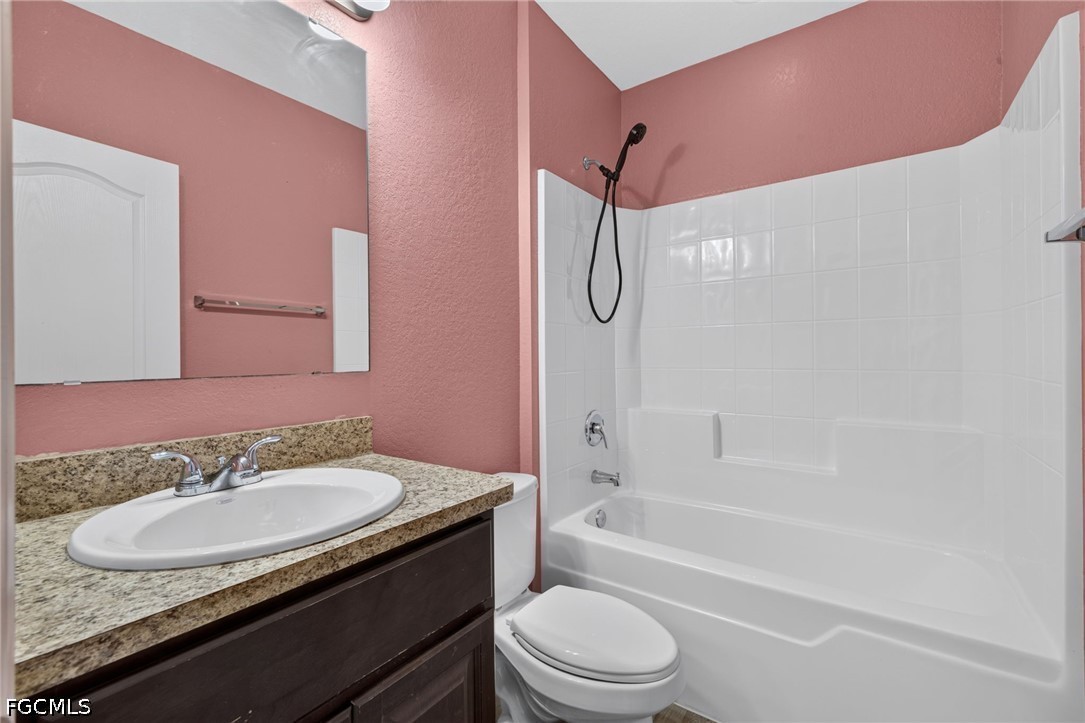4 Bed SingleFamilyResidence for Sale in Cape Coral, photo 27