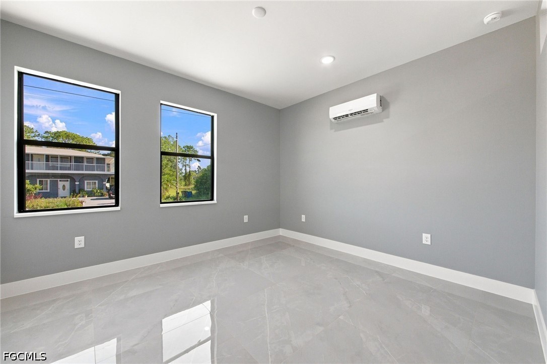 4 Bed SingleFamilyResidence for Sale in Lehigh Acres, photo 27