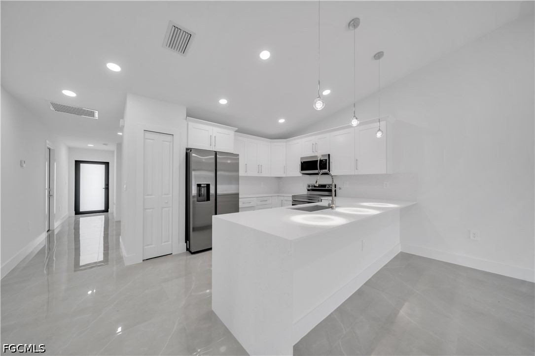 6 Bed Duplex for Sale in Lehigh Estates, photo 27