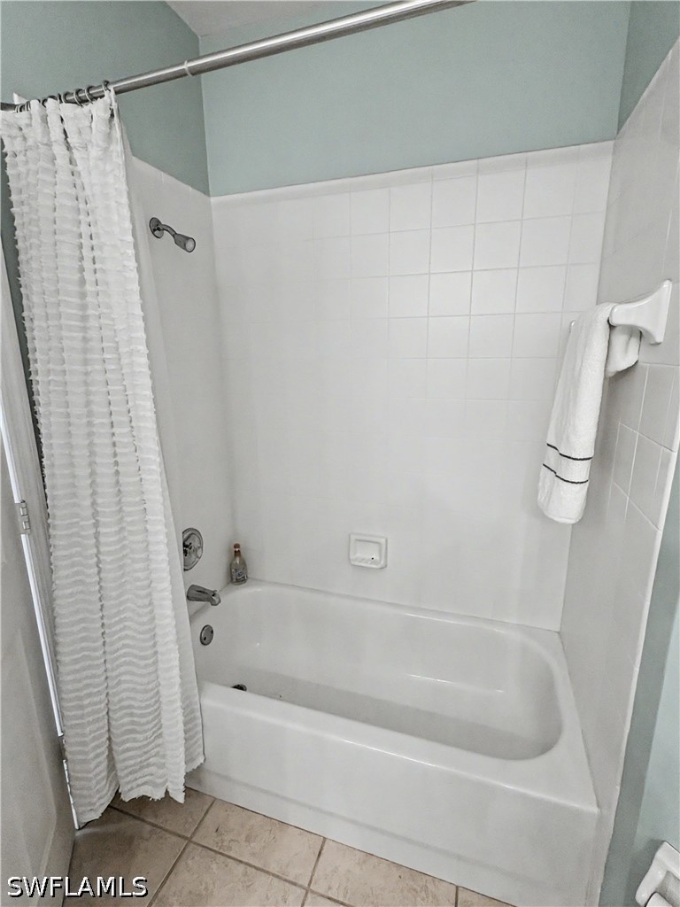 2 Bed Condominium for Sale in Naples, photo 27