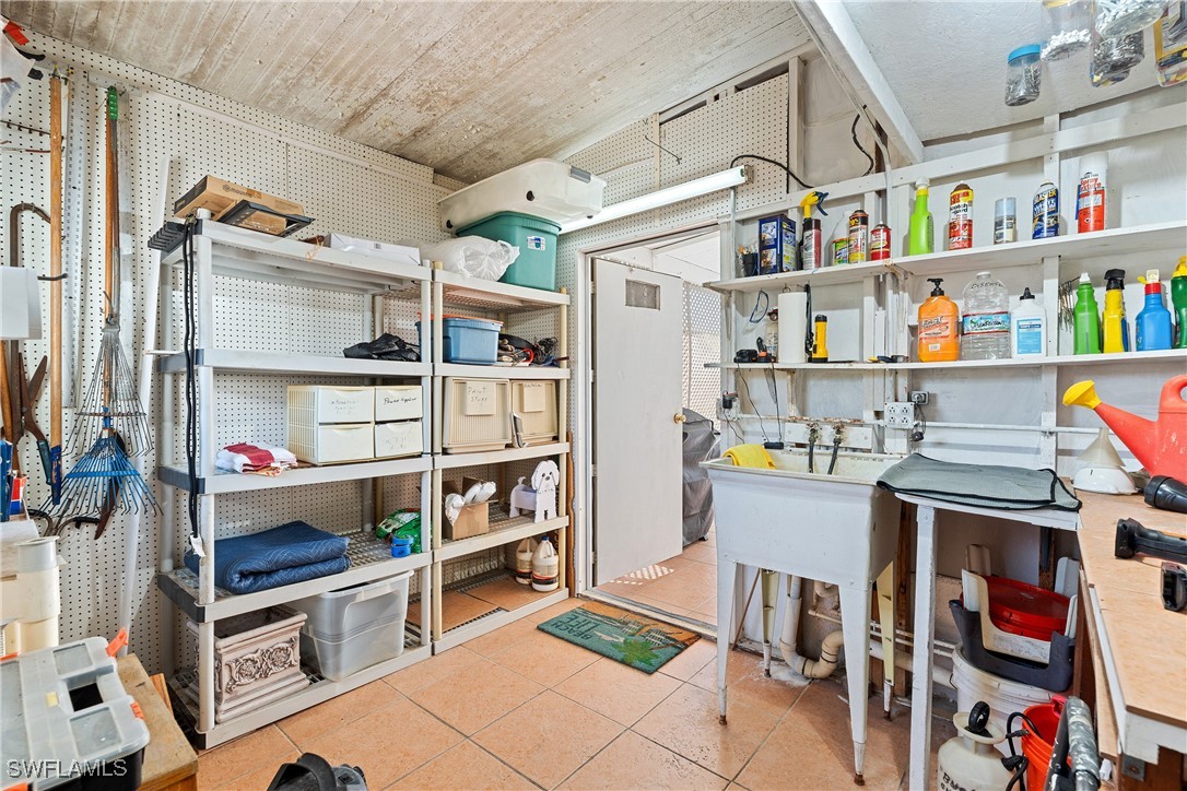 2 Bed ManufacturedHome for Sale in Naples, FL, $210,000 — photo 28