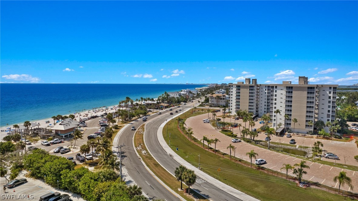 1 Bed Waterfront Home for Sale in Beach And Tennis Club, photo 28