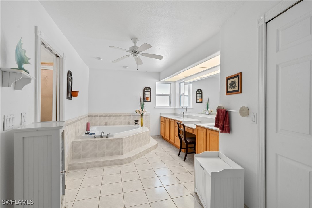 3 Bed SingleFamilyResidence for Sale in North Fort Myers, photo 28
