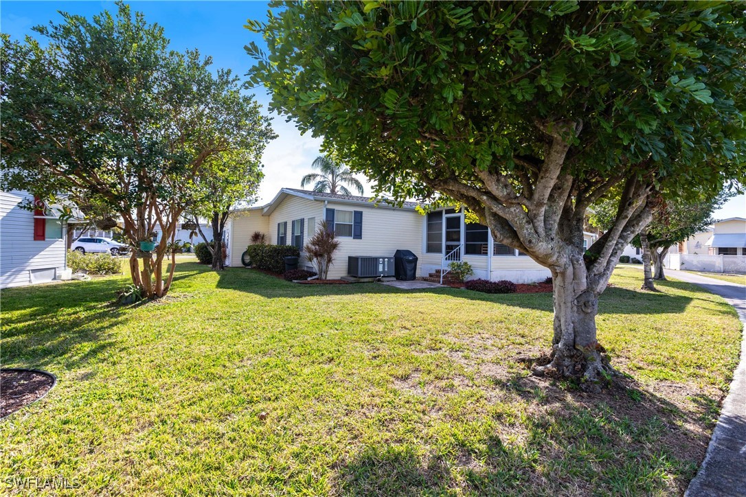 2 Bed ManufacturedHome for Sale in North Fort Myers, FL — photo 28