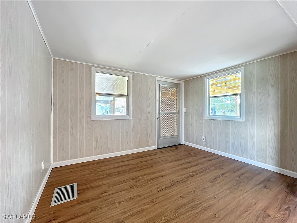 2 Bed ManufacturedHome for Sale in Mobile Manor, FL, $75,000 — photo 28