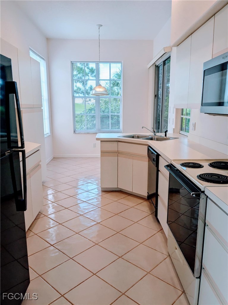 3 Bed SingleFamilyResidence for Sale in Seminole, FL — photo 28