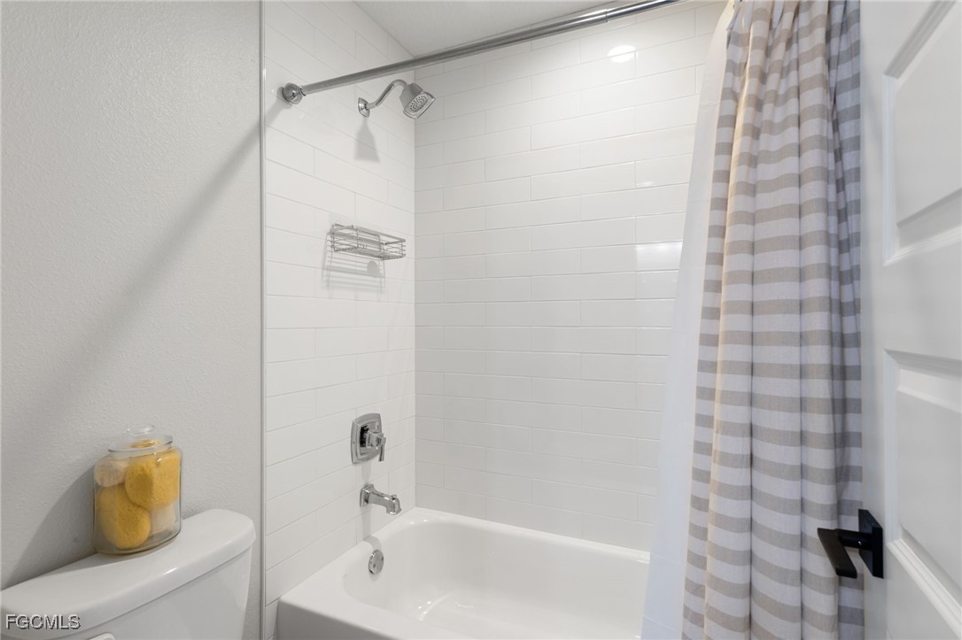 4 Bed SingleFamilyResidence for Sale in Los Colony, FL — photo 28
