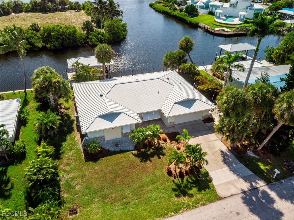 2 Bed Waterfront Home for Sale in Bokeelia, photo 28