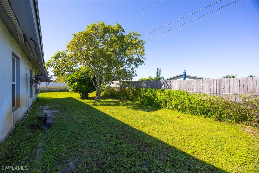 5 Bed SingleFamilyResidence for Sale in Wedgewood, photo 28