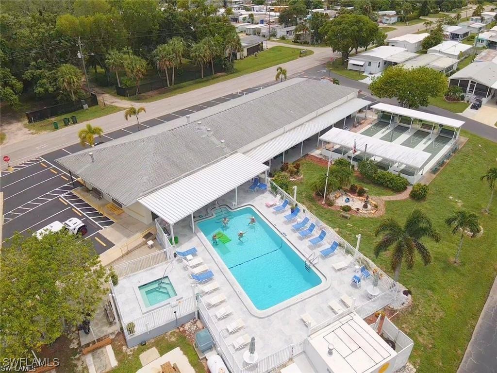 2 Bed ManufacturedHome for Sale in Naples, FL, $167,000 — photo 28