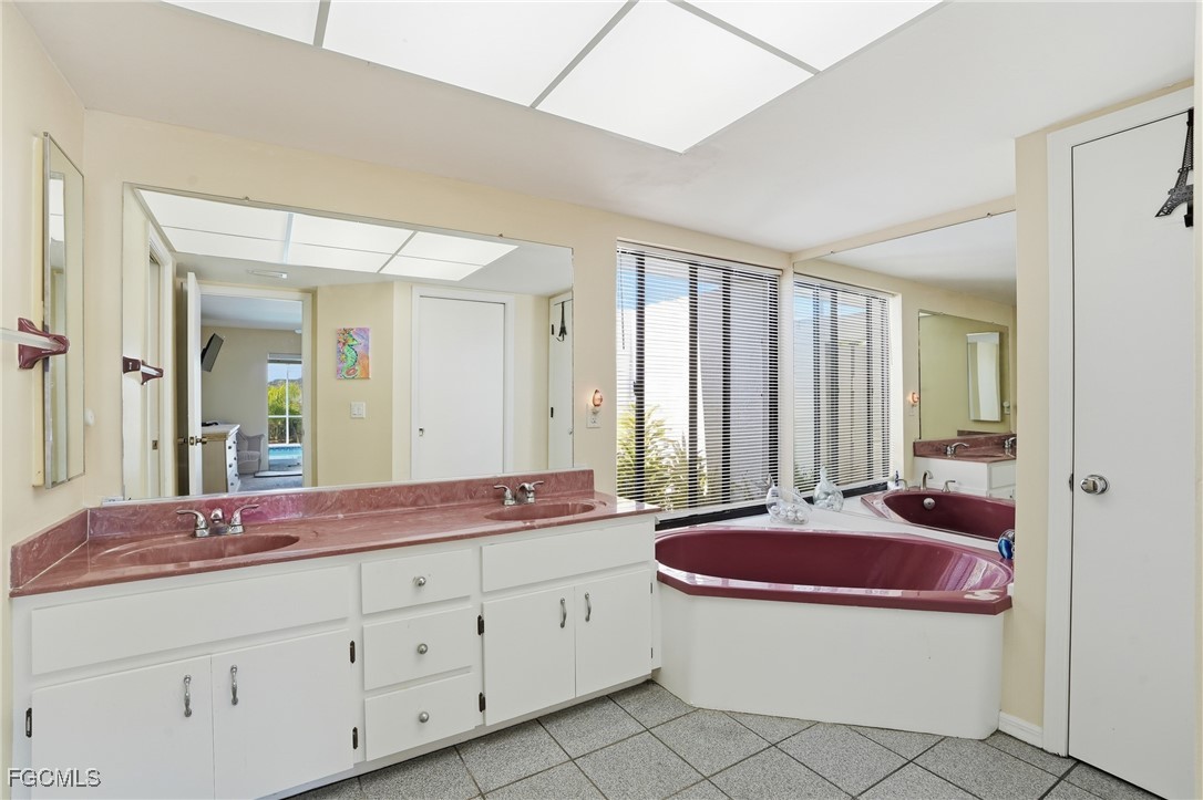 3 Bed Pool Home for Sale in Cape Coral, photo 28