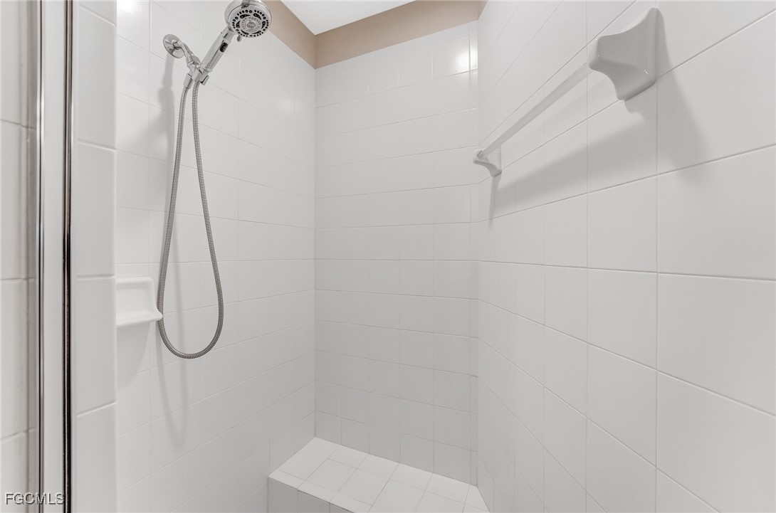 2 Bed Waterfront Home for Sale in Waterside At Bay Beach, photo 28