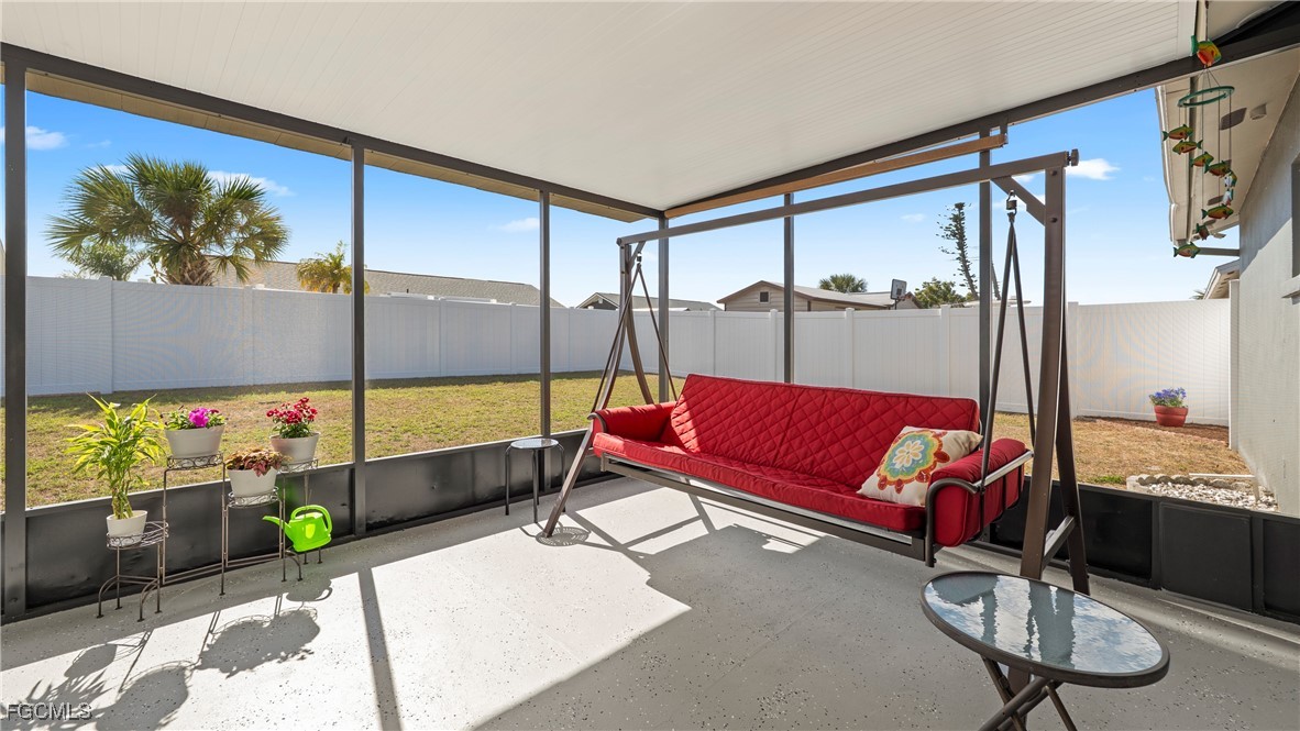 2 Bed SingleFamilyResidence for Sale in Gulf Cove, photo 28