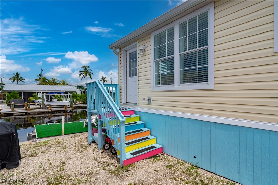 2 Bed Waterfront Home for Sale in Matlacha, FL, $299,900 — photo 28