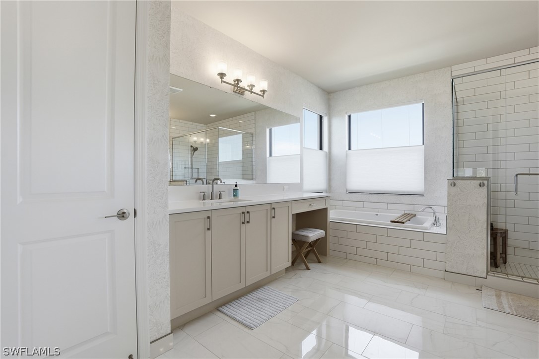 4 Bed SingleFamilyResidence for Sale in Estero, photo 28