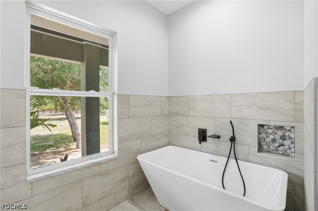 3 Bed SingleFamilyResidence for Sale in Labelle, photo 28