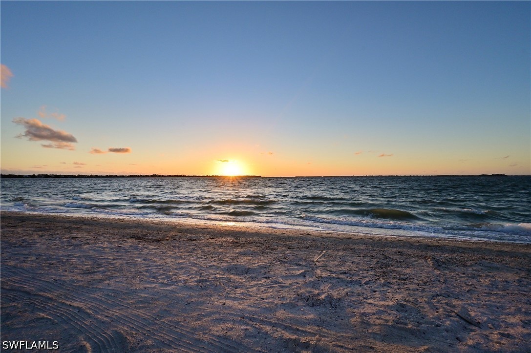 2 Bed Waterfront Home for Sale in Naples, photo 28