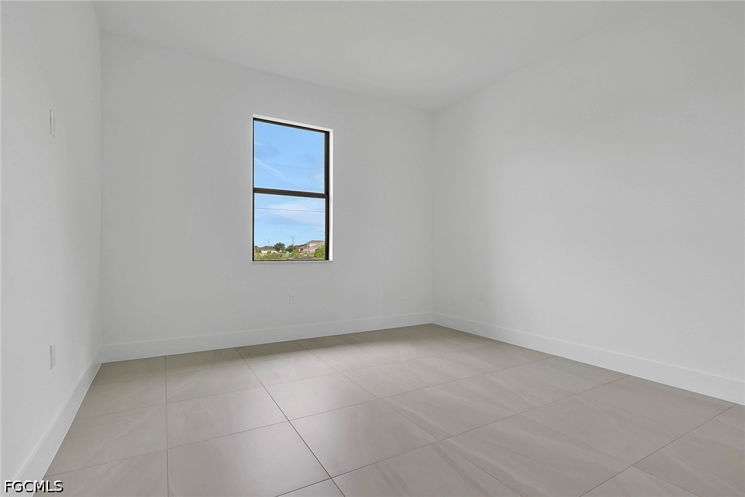 3 Bed SingleFamilyResidence for Sale in Cape Coral, photo 28
