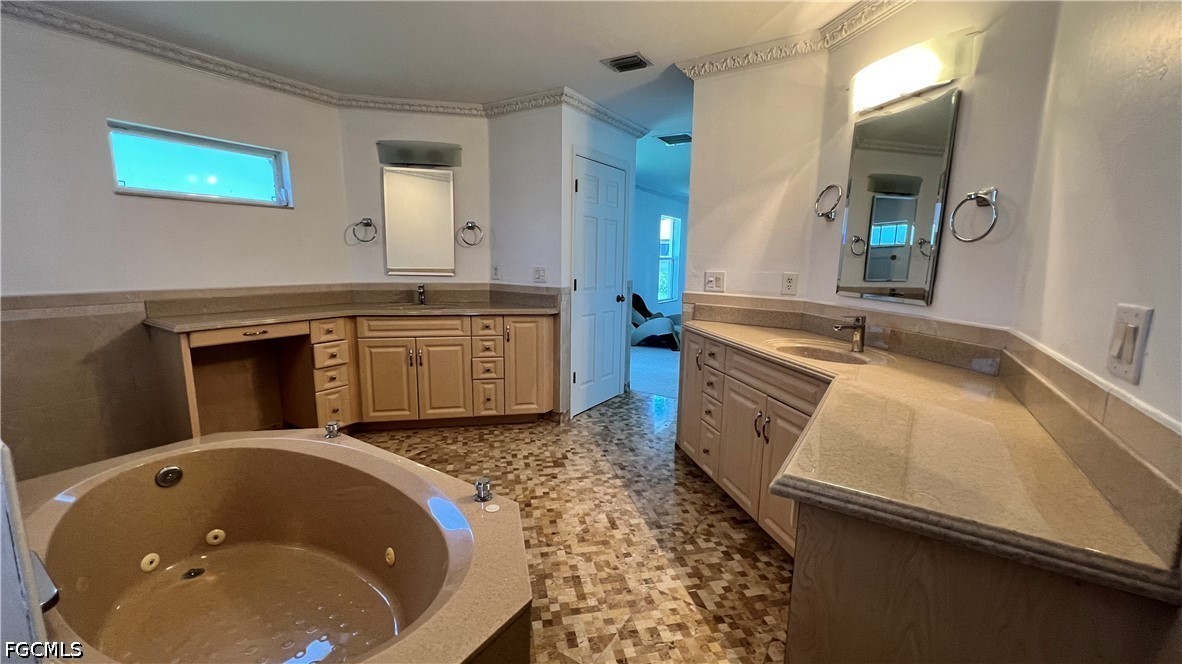 3 Bed SingleFamilyResidence for Sale in Lehigh Acres, photo 28