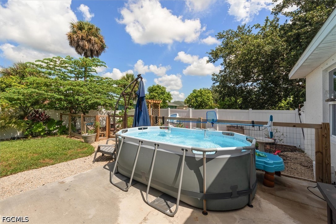 4 Bed SingleFamilyResidence for Sale in Cape Coral, photo 28