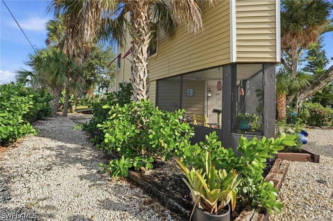 2 Bed SingleFamilyResidence for Sale in Gulf Heights, FL — photo 28