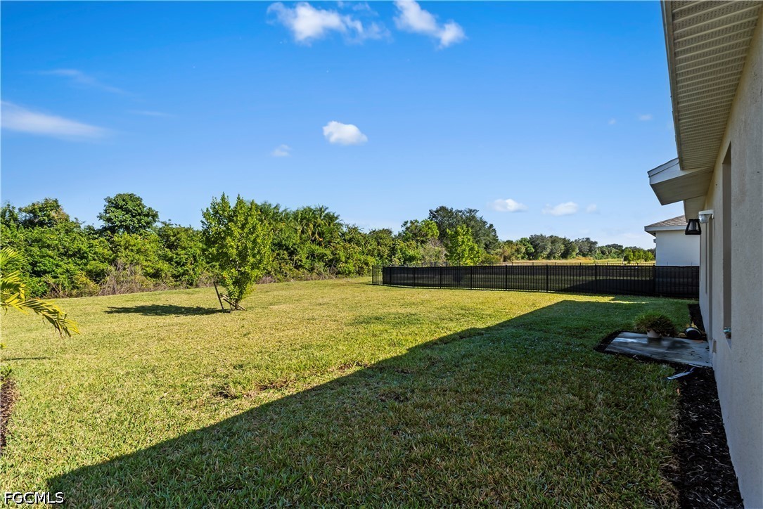 5 Bed SingleFamilyResidence for Sale in Savanna Lakes, FL — photo 28