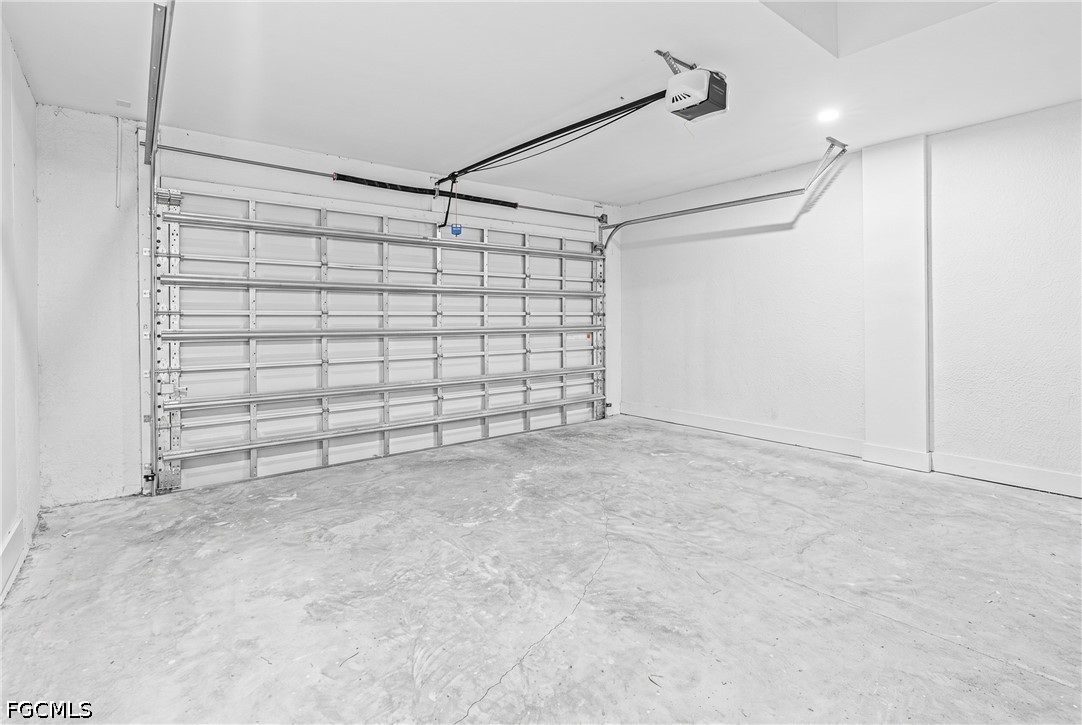 3 Bed SingleFamilyResidence for Sale in Fort Myers, FL — photo 28