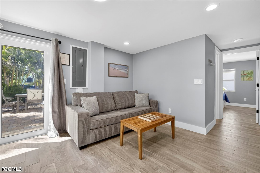 6 Bed Quadruplex for Sale in Seagrape, photo 28