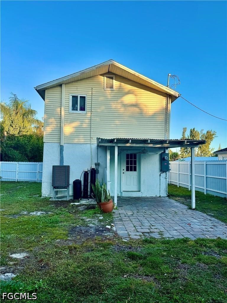 3 Bed SingleFamilyResidence for Sale in Fort Myers, FL — photo 28