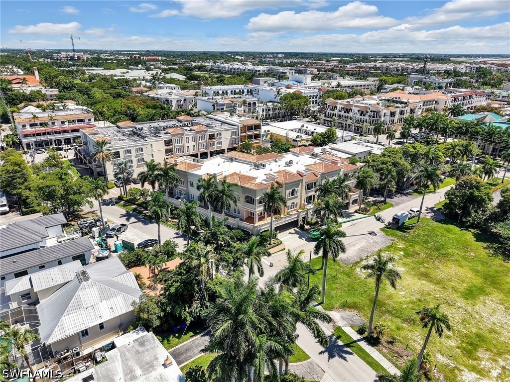 2 Bed Condominium for Sale in Naples, photo 28