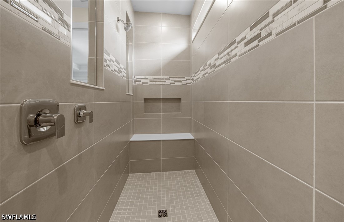 3 Bed Pool Home for Sale in Country Club, photo 28