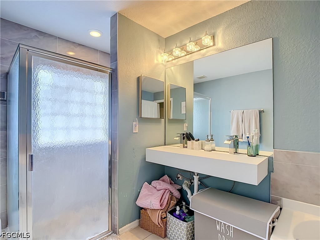 3 Bed SingleFamilyResidence for Sale in Cape Coral, photo 28