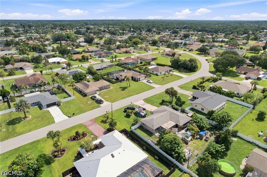 2 Bed Pool Home for Sale in Lehigh Acres, photo 28