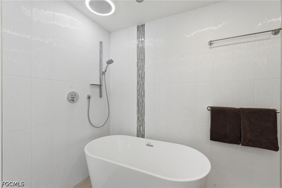 3 Bed Pool Home for Sale in Cape Coral, photo 28