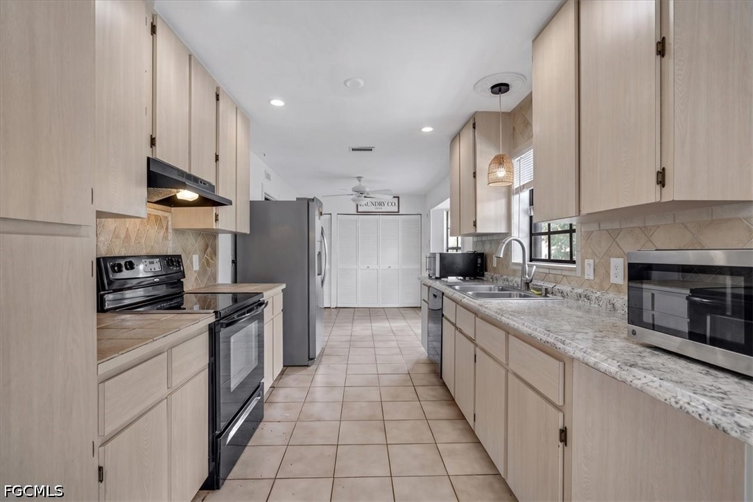 3 Bed Pool Home for Sale in Naples, photo 28