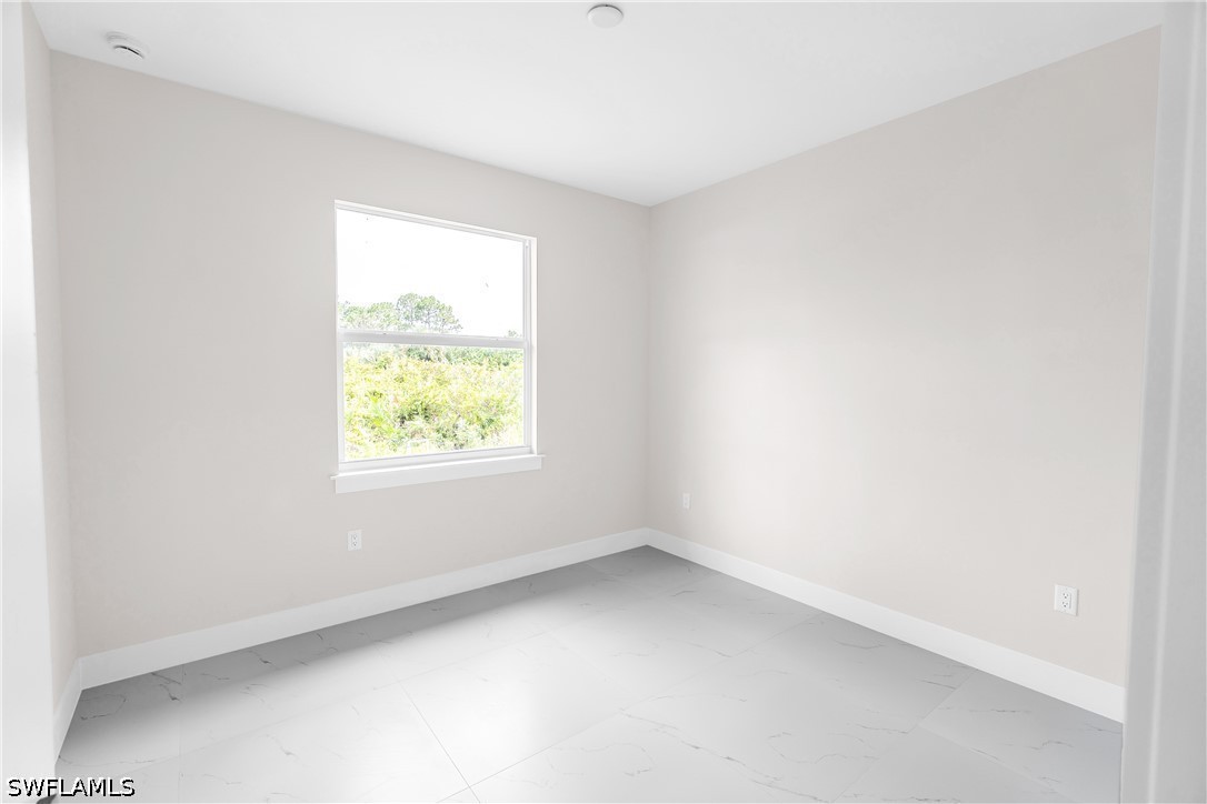 4 Bed SingleFamilyResidence for Sale in Lehigh Acres, photo 28