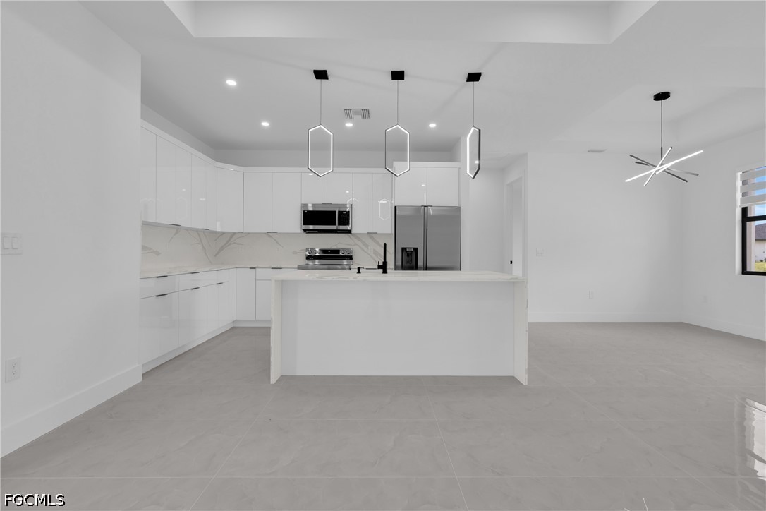 4 Bed SingleFamilyResidence for Sale in Lehigh Acres, photo 28