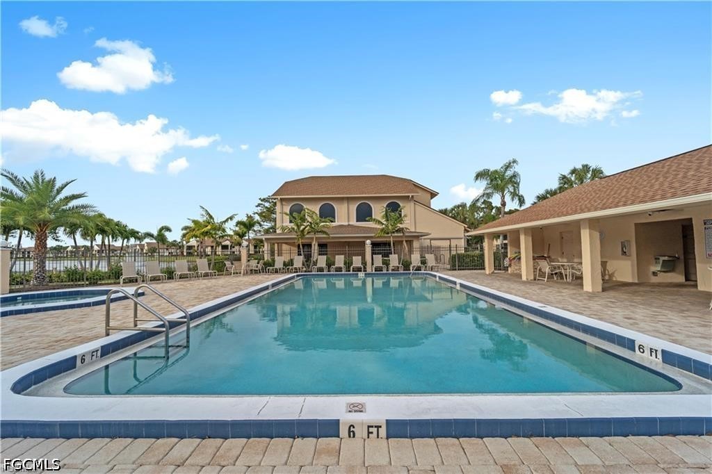 2 Bed Waterfront Home for Sale in Fort Myers, photo 28