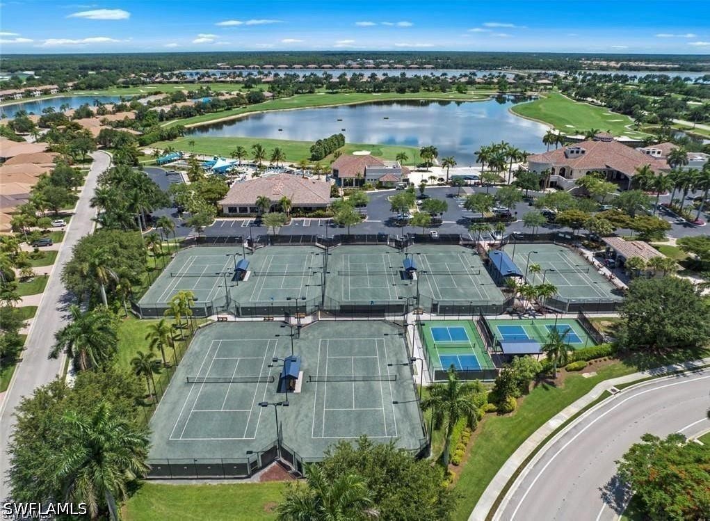 2 Bed Waterfront Home for Sale in Heritage Bay, photo 28