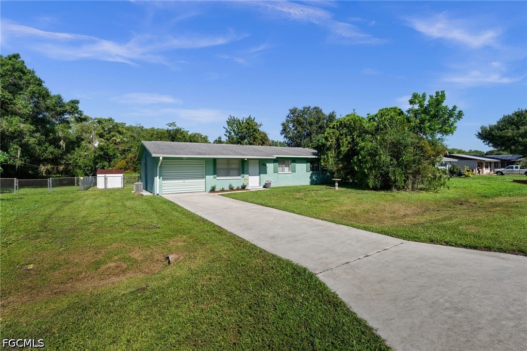 3 Bed SingleFamilyResidence for Sale in Fort Myers, photo 28