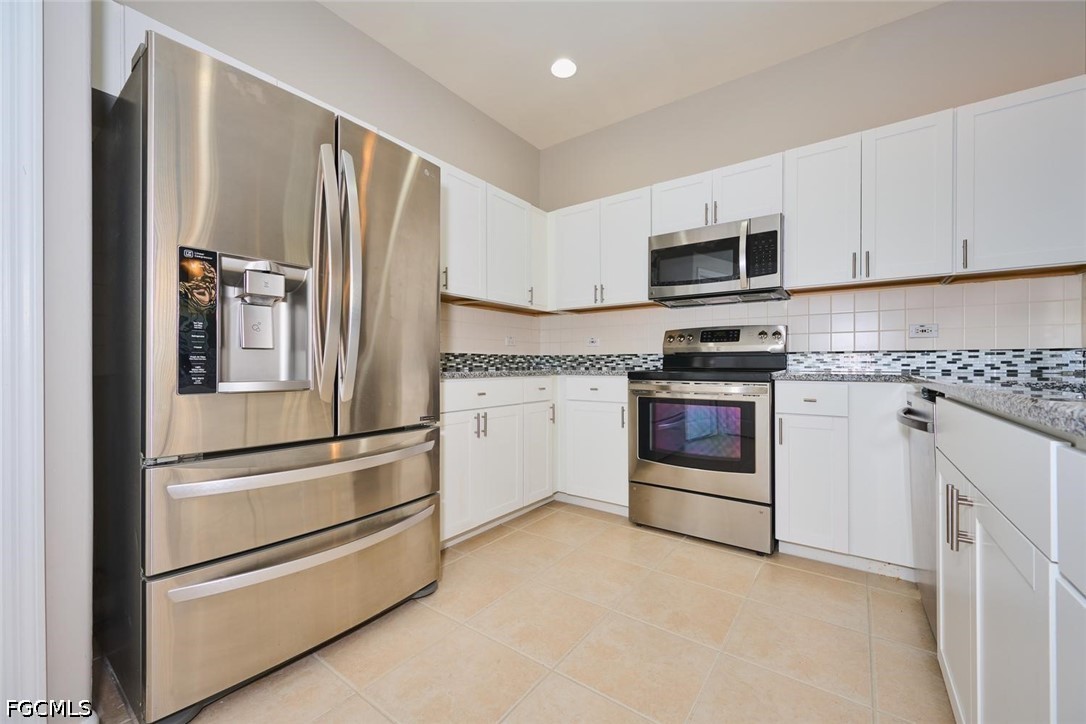 2 Bed Waterfront Home for Sale in Fort Myers, photo 28