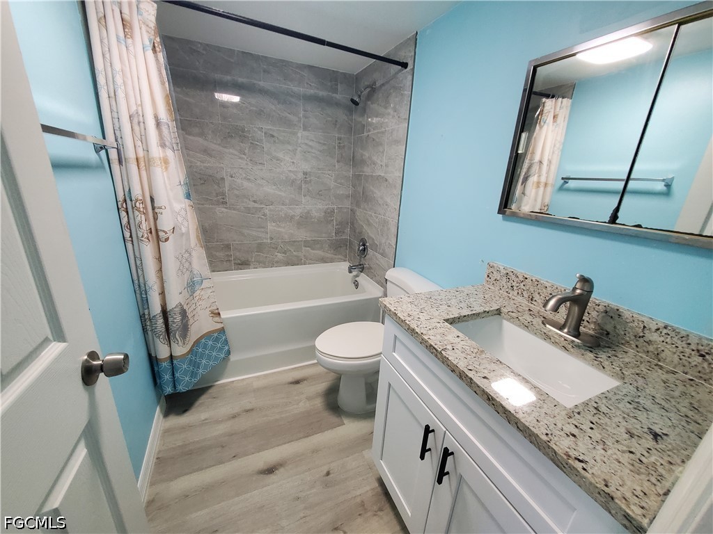 2 Bed Condominium for Sale in North Fort Myers, photo 28