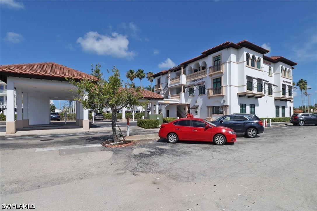 2 Bed Condominium for Sale in Olde Naples, photo 28