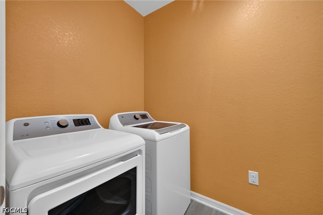 4 Bed SingleFamilyResidence for Sale in Cape Coral, photo 28