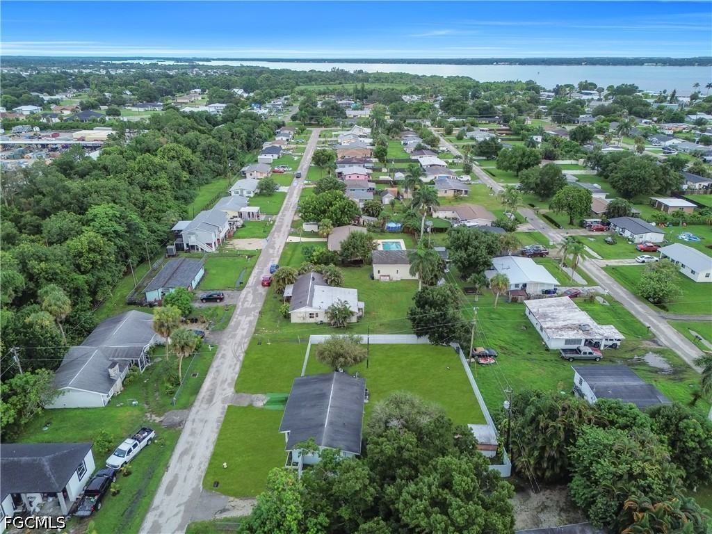 2 Bed SingleFamilyResidence for Sale in North Fort Myers, photo 28